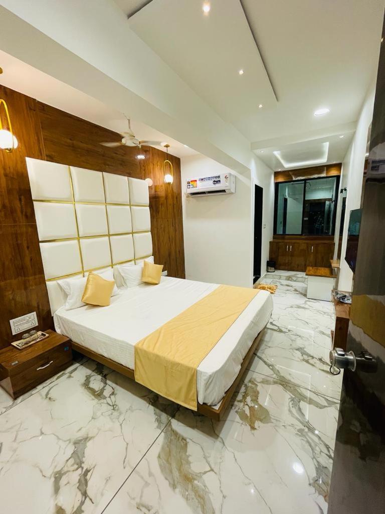 Hotel New German Ahmadabad Zewnętrze zdjęcie